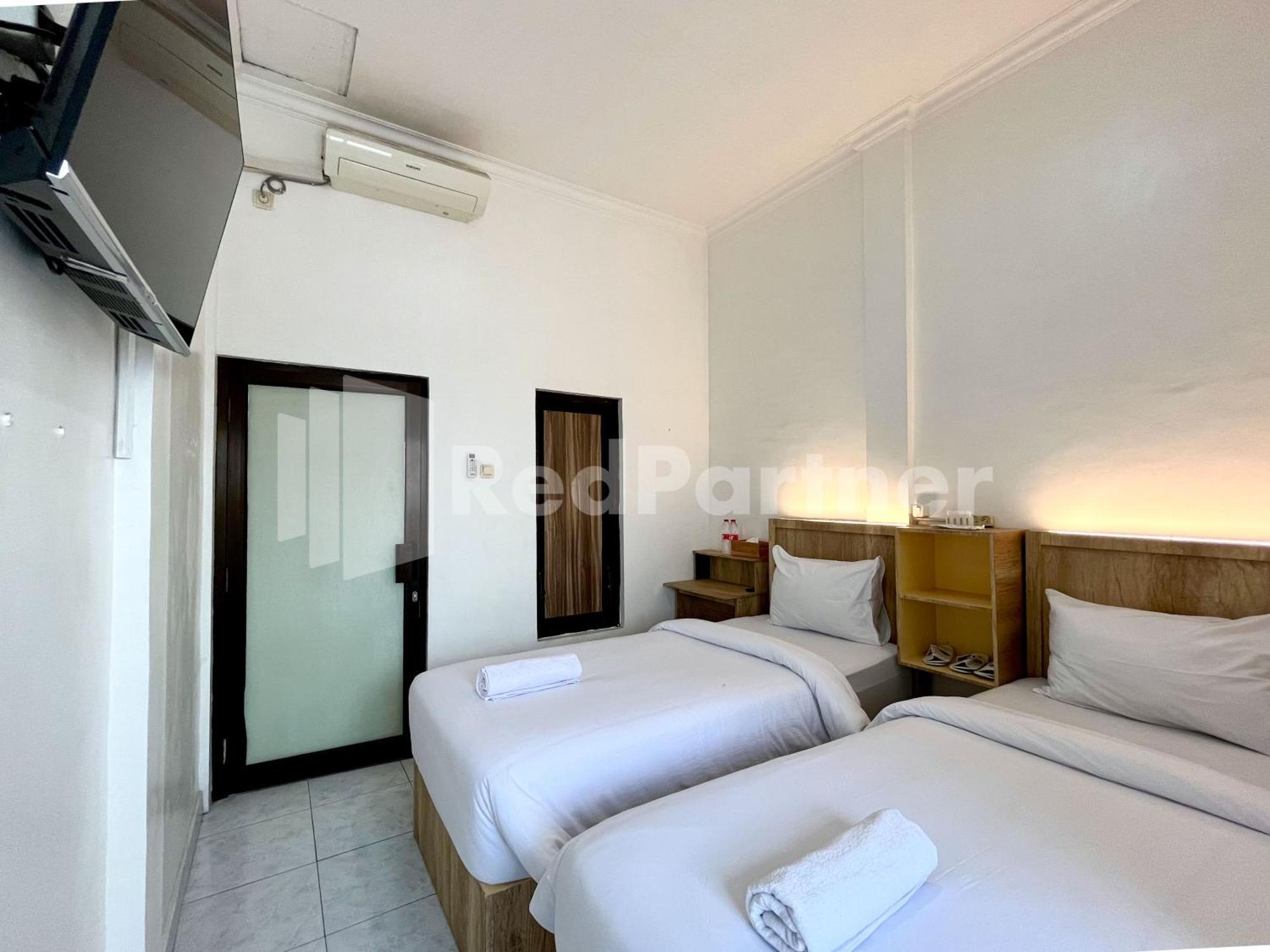 D Palma Near Lokananta Manahan Mitra Reddoorz Solo Exterior foto