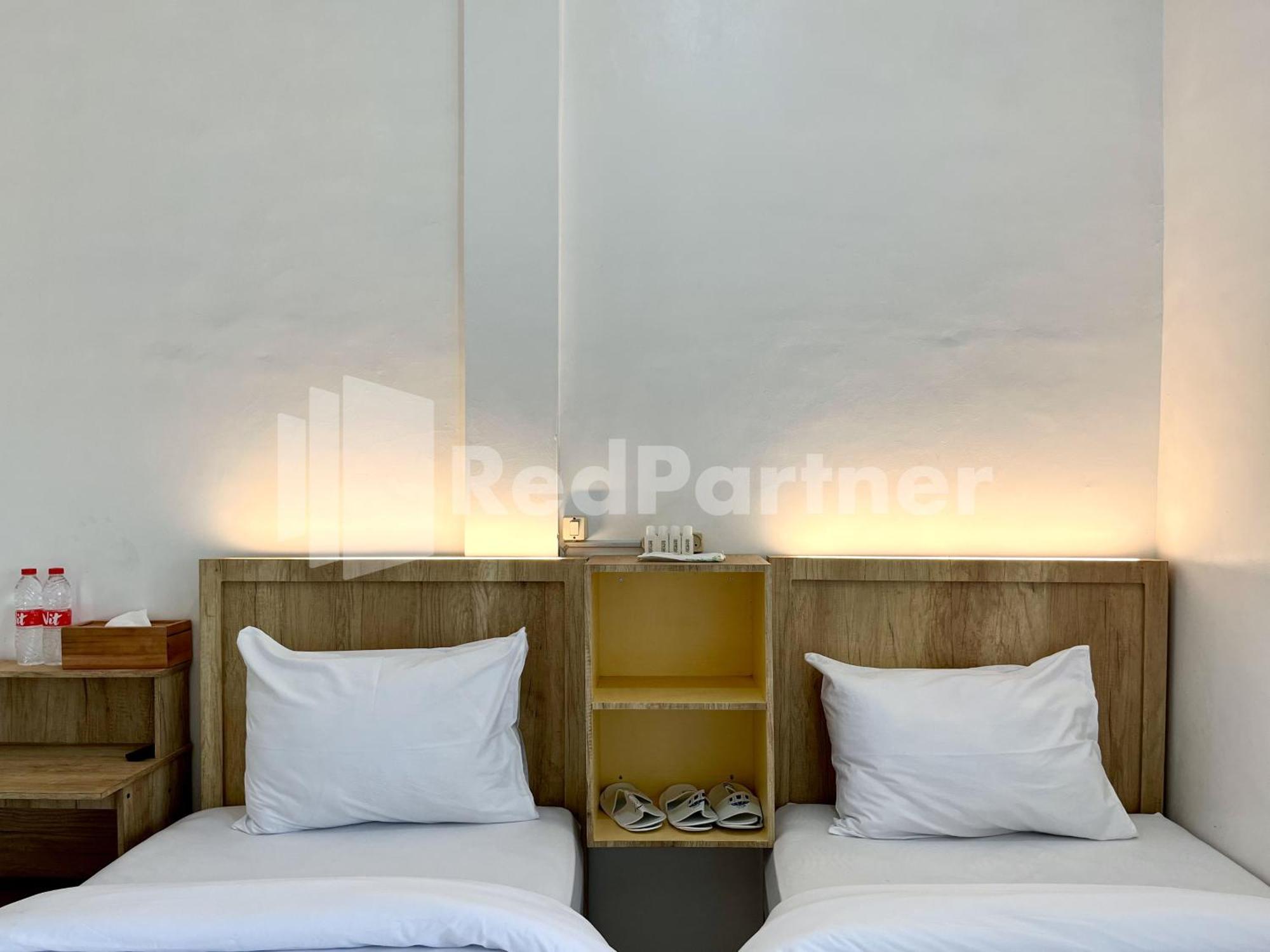 D Palma Near Lokananta Manahan Mitra Reddoorz Solo Exterior foto